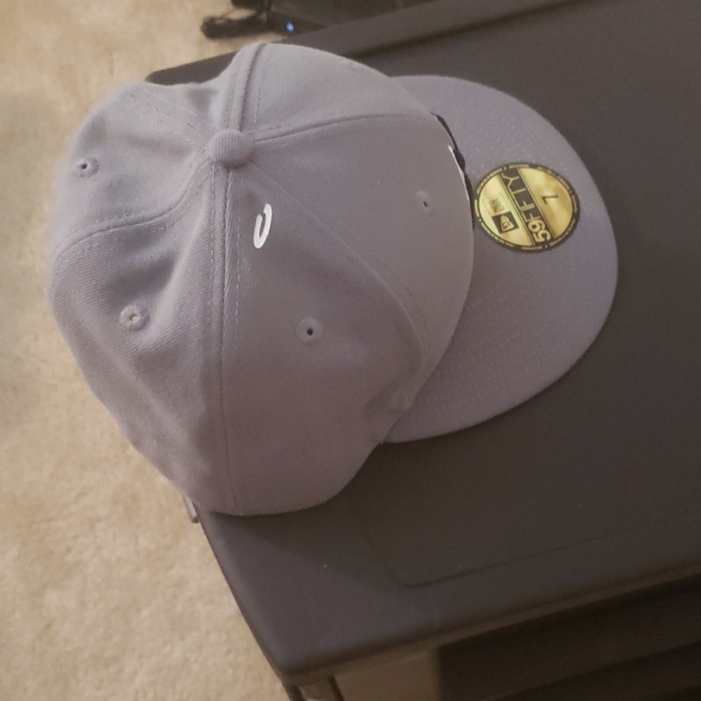 Hat - Picture 3 of 8